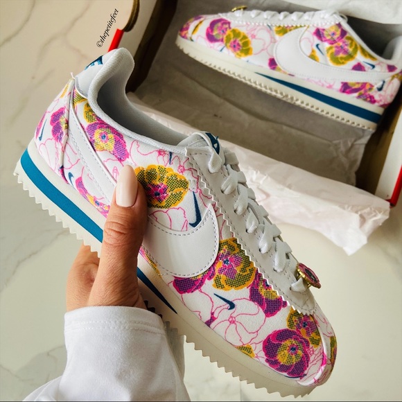 Nike Shoes - NWT Nike Cortez LX floral